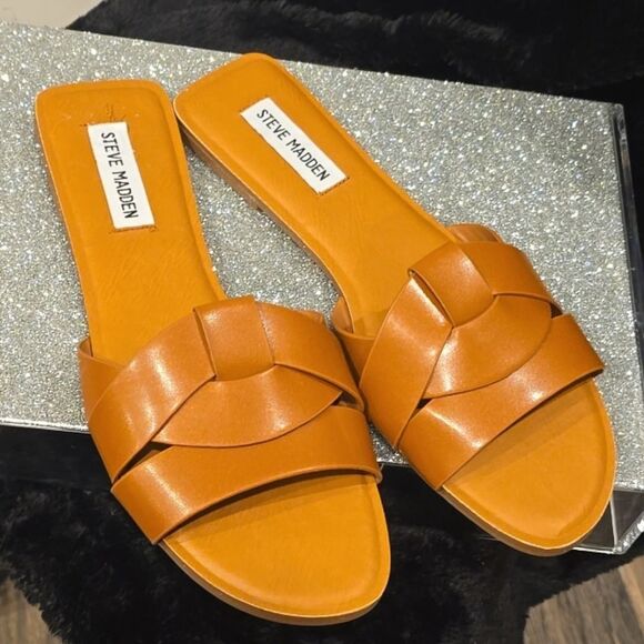 Steve Madden Vivian Tan Leather Sandals - Picture 11 of 11